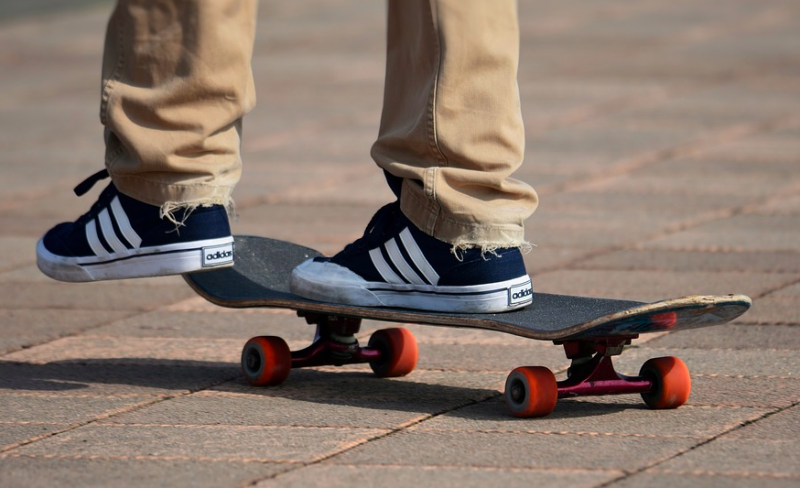 Skateboard-type