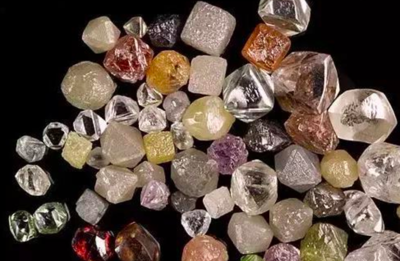 鑽石原石-rough-diamond