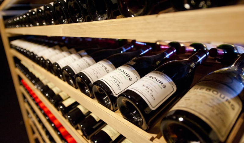 Wine-purchasing-expert